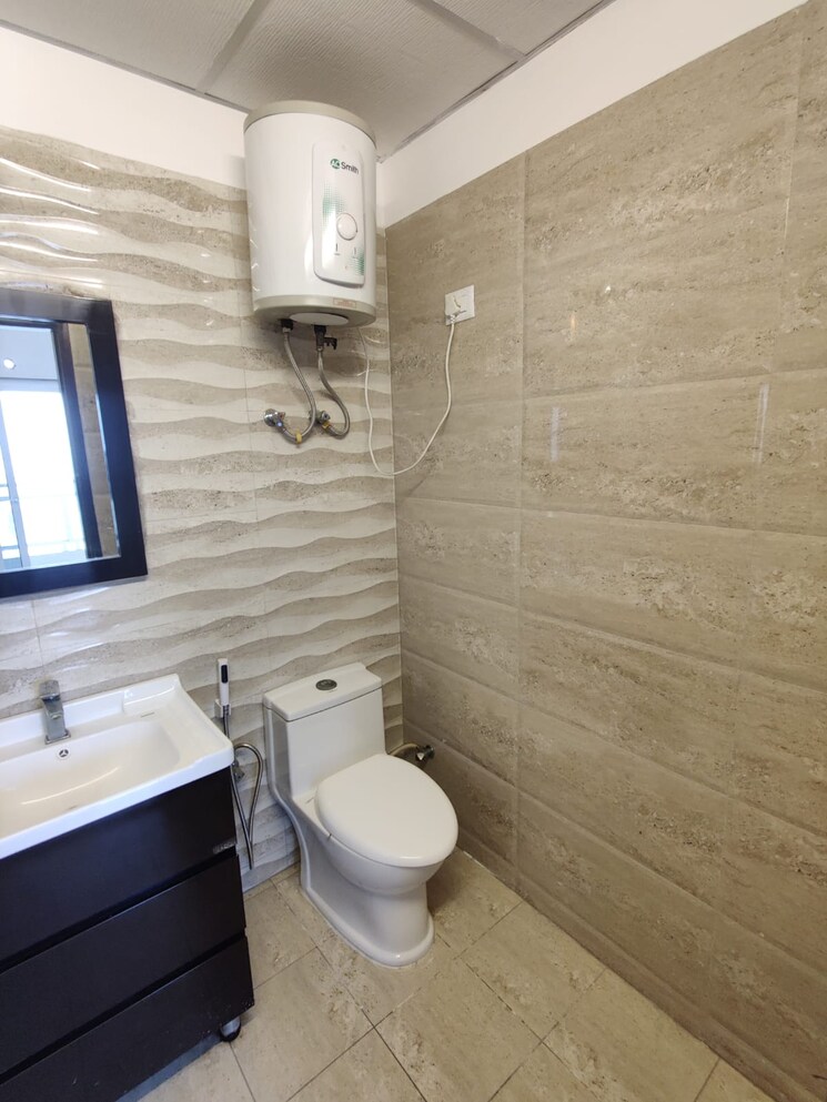 Bathroom, rwa-apartments-sector-40 3.5 Bedroom 162 Sq.Mt. Independent House In Sector 40 Noida 8515802