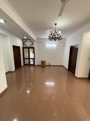 3 BHK Builder Floor For Rent in Omaxe Designer Villas Mayfield Garden, Sector 51