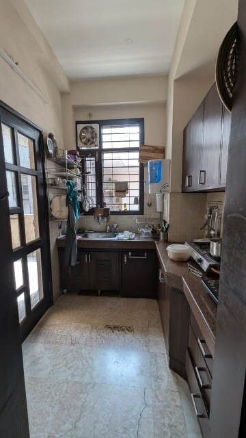 Kitchen in 2 BHK Builder Floor at Sector 40 – for Rent
