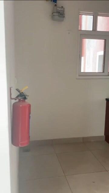 Room in 2 BHK Apartment at Prestige Lakeside Habitat, Varthur – for Rent