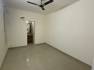 Room in 3 BHK Apartment at Emaar Emerald Estate, Sector 65 – for Rent