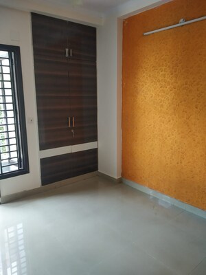 Room in 3 BHK Builder Floor at Naveen Shahdara – for Sale