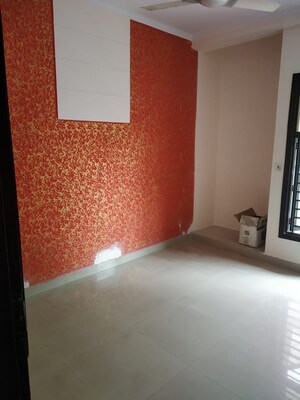 Room in 3 BHK Builder Floor at Naveen Shahdara – for Sale