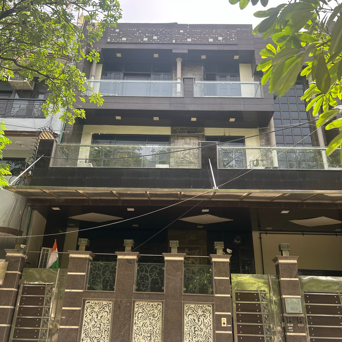 4 BHK + Pooja Room,Servant Room,Study Room,Extra Room Villa For Sale in Noida Authority Plot 