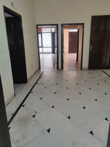  2 BHK Builder Floor at Ansal Sushant Lok I, Sector 43 – for Rent