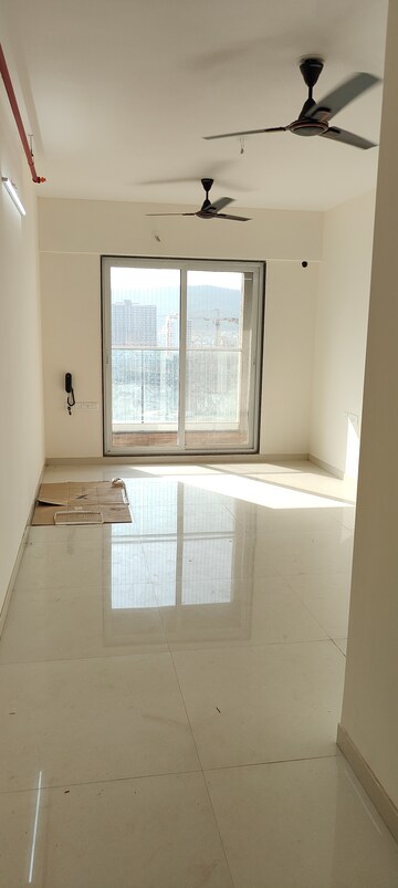 2 BHK Apartment For Rent in Ashar Axis, Majiwada