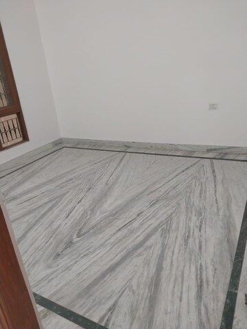 Room in 3 BHK Builder Floor at Vaishali Sector 5 – for Sale
