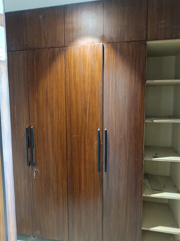 Room in 6 BHK Villa at Ansal Sushant Apartments, Sushant Lok I – for Rent