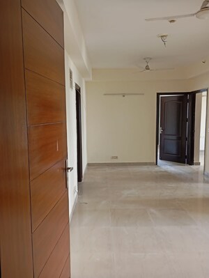 2 BHK Apartment For Sale in Nimbus The Hyde park, Sector 78