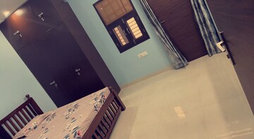 Bedroom in 3 BHK Builder Floor at Sector 40 – for Rent