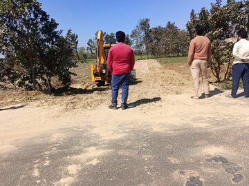  Plot – Exterior View View at Salempur - for Sale