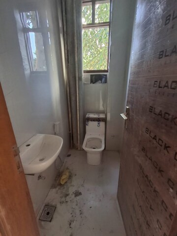 Attached Bathroom in 2 BHK Builder Floor at Sector 47 – for Rent