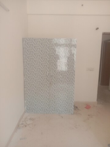 Room in 3 BHK Apartment at Mahagun Mywoods, Sector 16c Greater Noida – for Rent