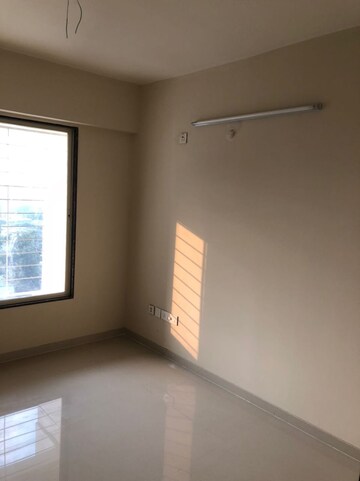 Room in 3 BHK Apartment at Sun Sapphire, Hadapsar – for Sale