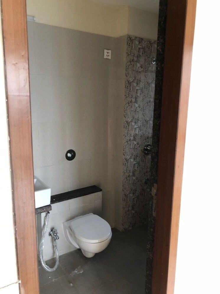 Attached Bathroom, sun-sapphire 3 Bedroom 1350 Sq.Ft. Apartment In Hadapsar Pune 8516637