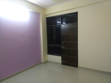 Room in 3 BHK Builder Floor at Sai Homes Sector 49, Sector 49 – for Rent
