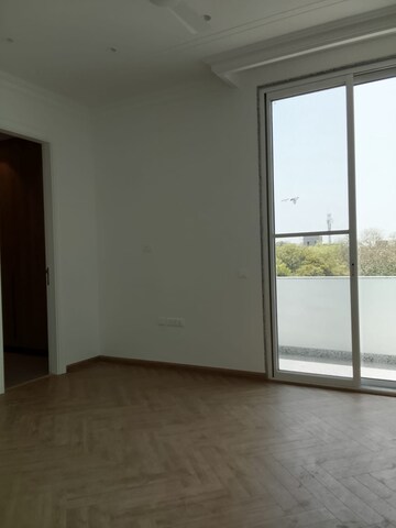 Room in 4 BHK Builder Floor at Vasant Vihar – for Rent