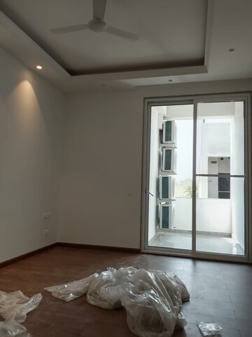 Room in 4 BHK Builder Floor at Vasant Vihar – for Rent