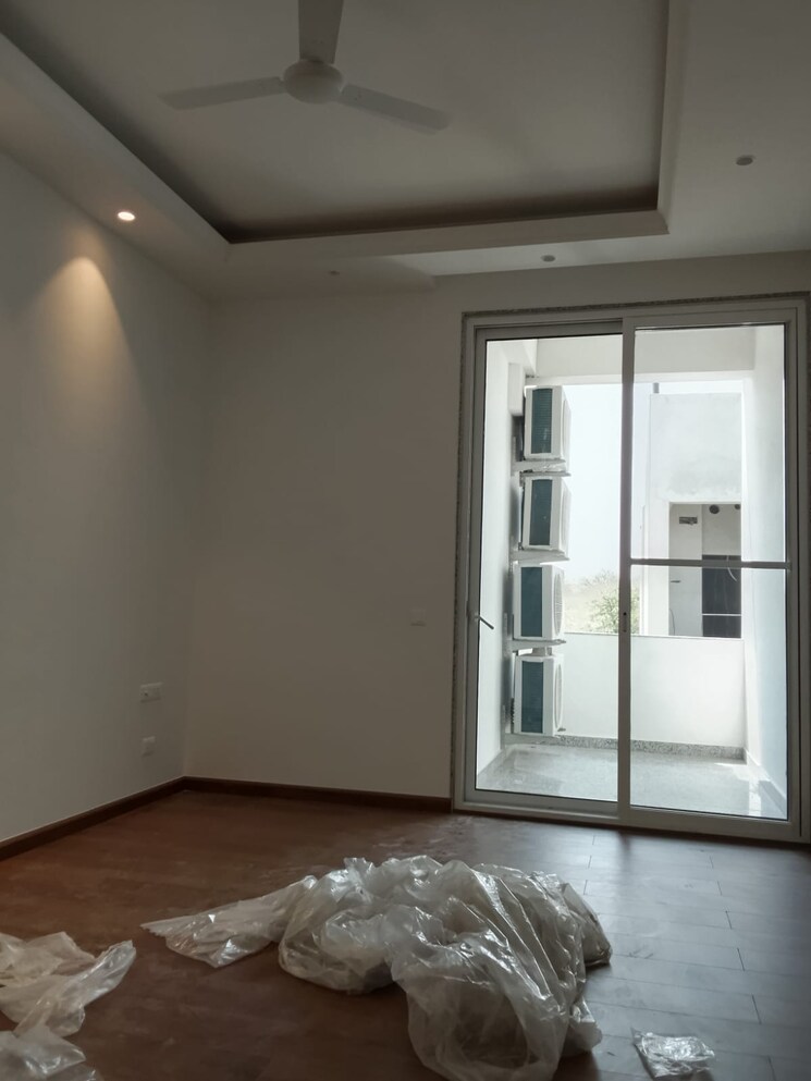 Room, vasant vihar 4 Bedroom 400 Sq.Yd. Builder Floor In Vasant Vihar Delhi 8516701