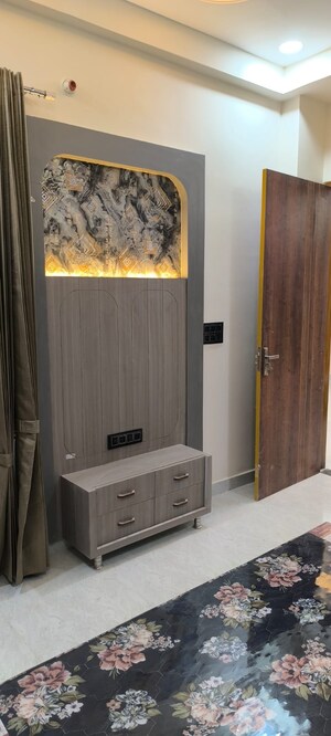 Furnished Amenities in 4 BHK Villa at Kalwar Road – for Sale