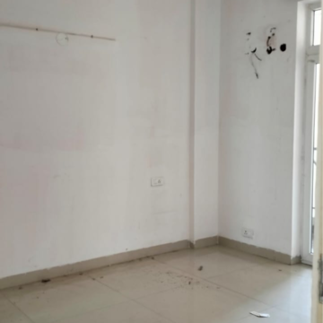 Bedroom in 2 BHK Apartment at Skyline Park, Vip Road – for Rent