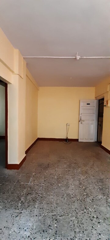 Room in 2 BHK Apartment at Hiranandani Estate Avon, Ghodbunder Road – for Rent