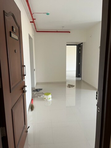 Room in 2 BHK Apartment at Nyati Evolve 1, Magarpatta City – for Rent