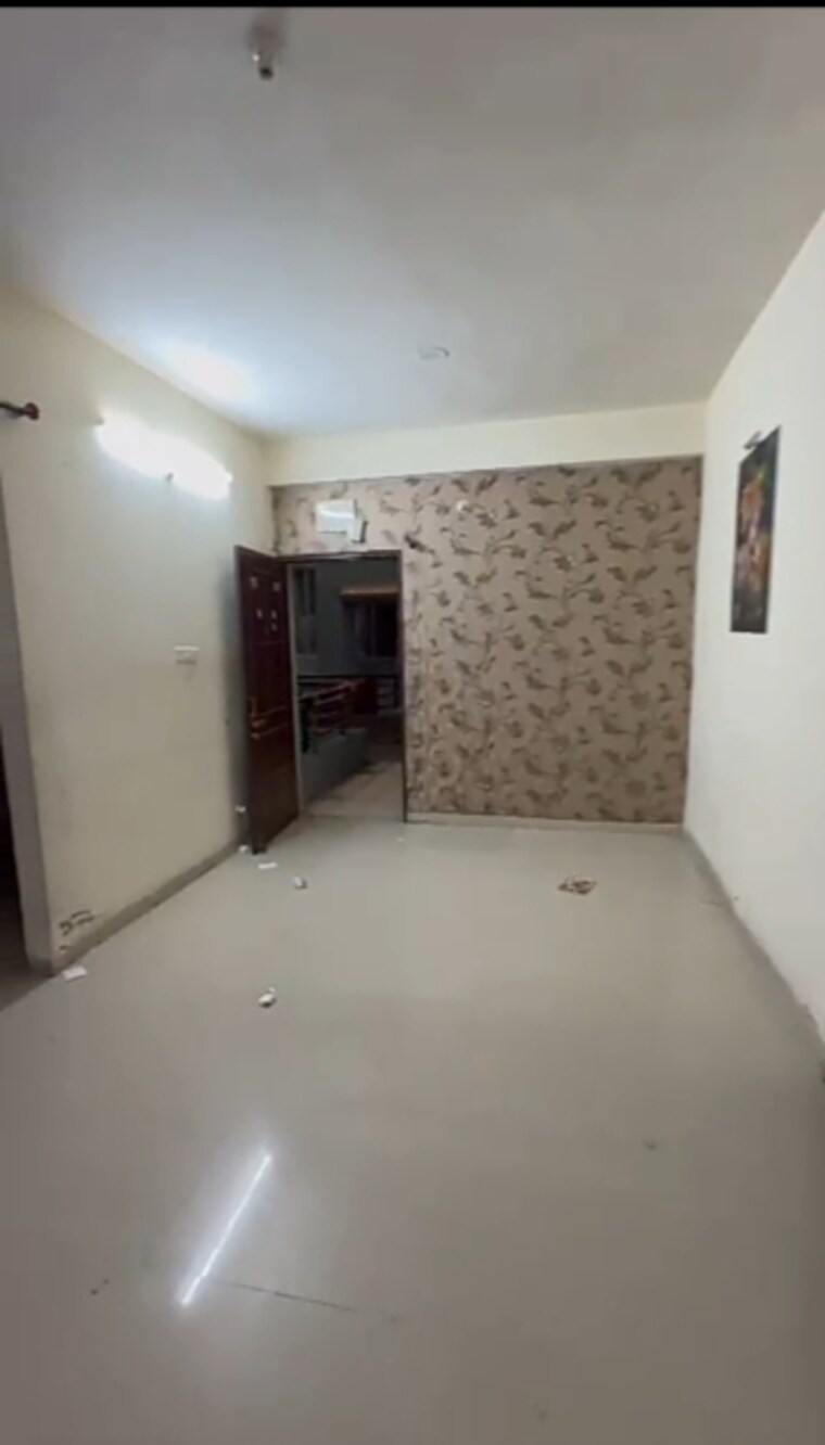 Room, bicholi road 5 Bedroom 1500 Sq.Ft. Independent House In Bicholi Road Indore 8516826