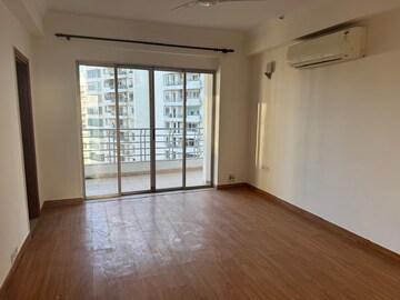 Room in 3 BHK Apartment at Ambience Creacions, Sector 22 – for Rent