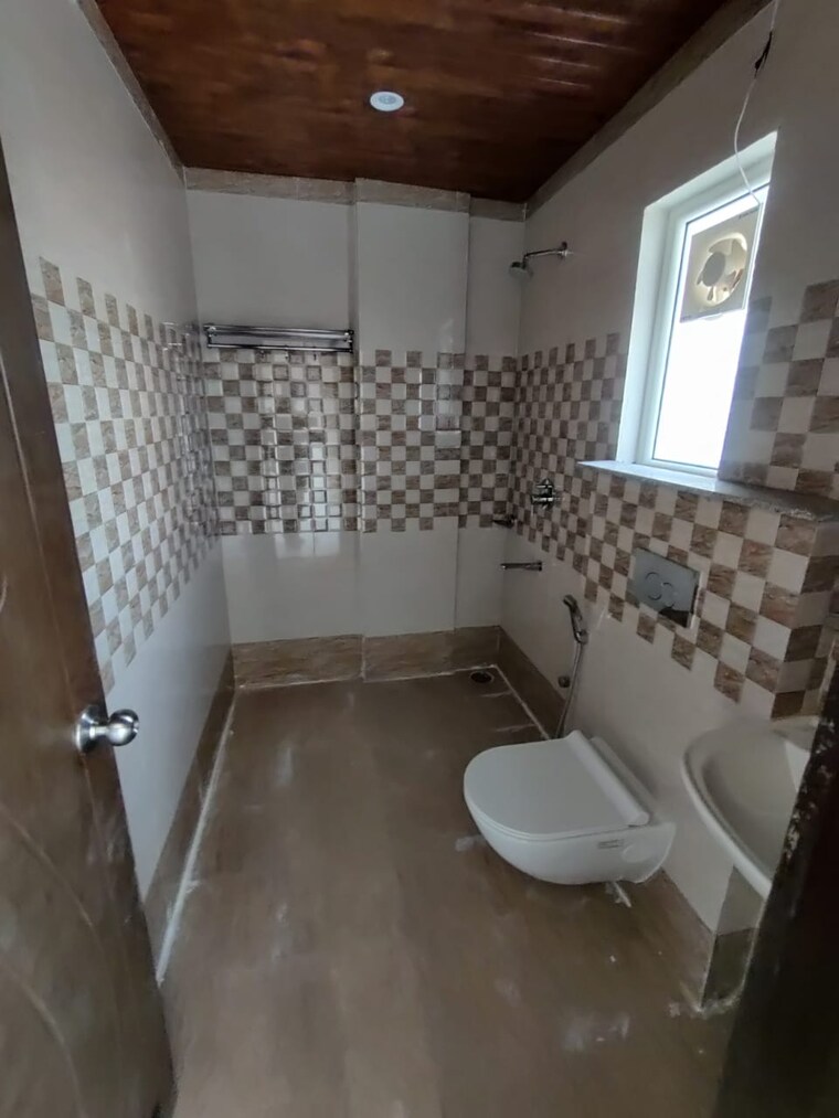 Bathroom, ballupur 2 Bedroom 1100 Sq.Ft. Builder Floor In Ballupur Dehradun 8516903