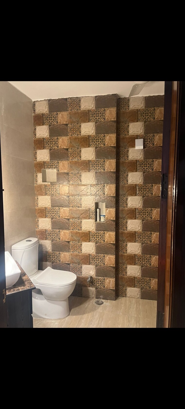 Bathroom, greater kailash ii 4 Bedroom 2700 Sq.Ft. Builder Floor In Greater Kailash ii Delhi 8516932
