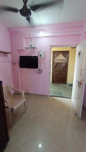 Room in 1 BHK Apartment at Piramal Mills Tower, Lower Parel – for Rent