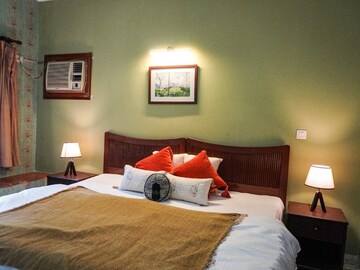 Room in 3 BHK Villa at Dlf Cyber City – for Rent