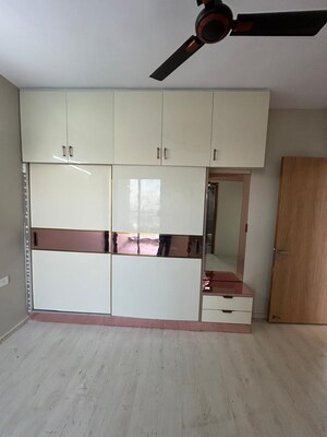 Room in 3 BHK Apartment at Emaar The Palm Drive-The Sky Terraces, Sector 66 – for Sale