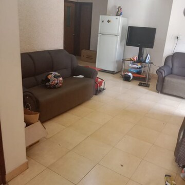 Room in 3 BHK Apartment at Sector 21 – for Rent
