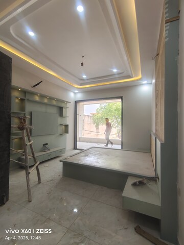 Room in 4 BHK Villa at Jhotwara – for Sale
