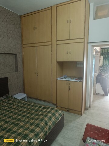 Room in 1 BHK Independent House at Sector 20 – for Rent