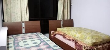 Room in 2 BHK Apartment at Montreal Tower, Andheri West – for Rent