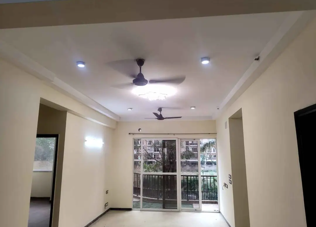 2 BHK + Servant Room Apartment For Sale in Dasnac The Jewel