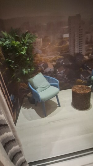  2 BHK Apartment at Lokhandwala Complex – for Sale