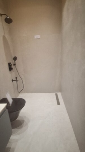 Attached Bathroom in 2 BHK Apartment at Lokhandwala Complex – for Sale