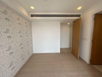 Room in 4 BHK Apartment at Lodha New Cuffe Parade, Wadala – for Sale