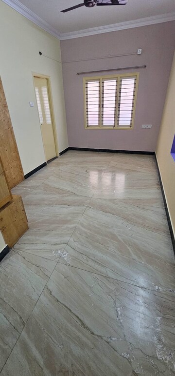 Room in 3 BHK Independent House at Hrbr Layout – for Rent