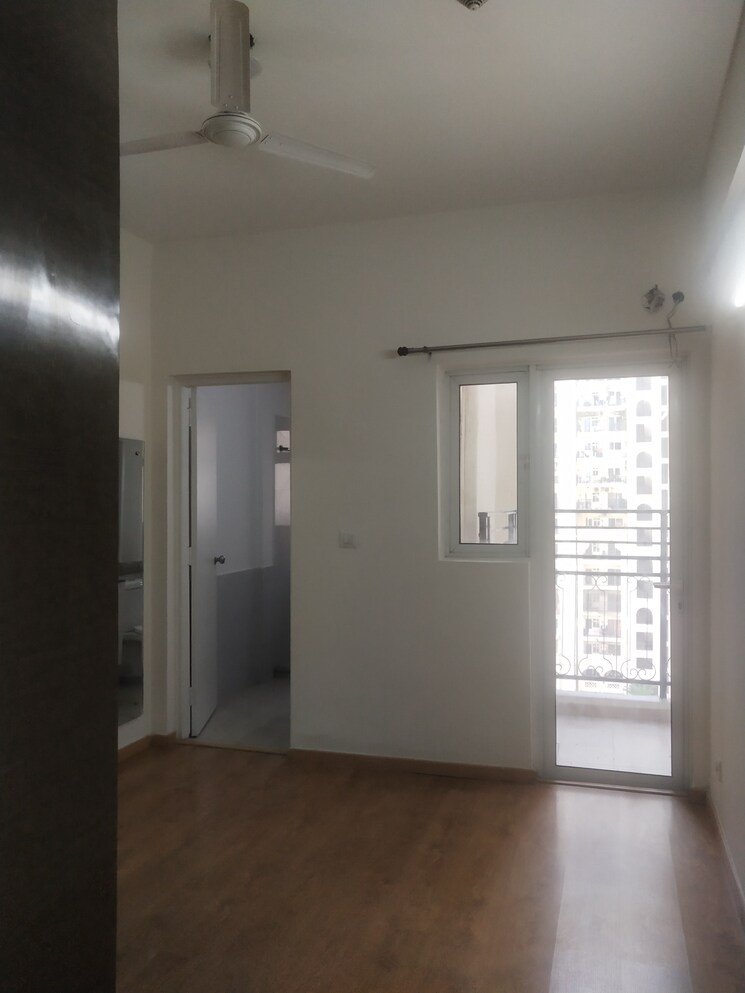 Room, moti nagar 3 Bedroom 1379 Sq.Ft. Apartment In Moti Nagar Delhi 8517527