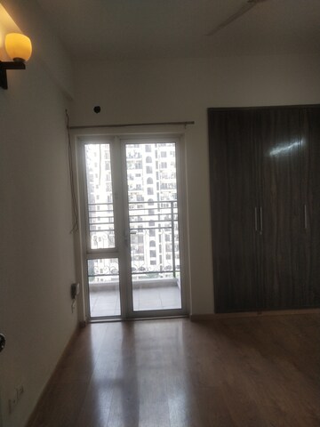 Room in 3 BHK Apartment at Moti Nagar – for Sale