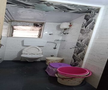 Bathroom in 1.5 BHK Apartment at Matunga East – for Rent