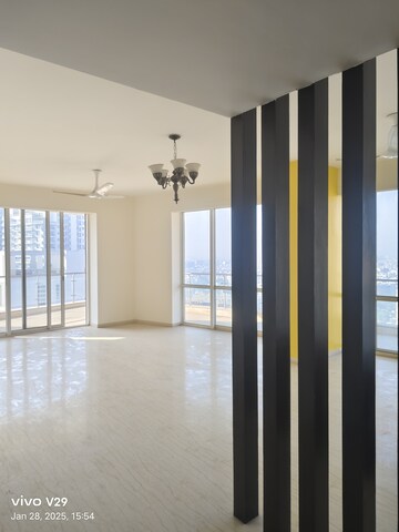 Room in 4 BHK Apartment at Mahindra Luminare, Sector 59 – for Rent