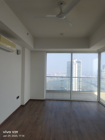 Room in 4 BHK Apartment at Mahindra Luminare, Sector 59 – for Rent