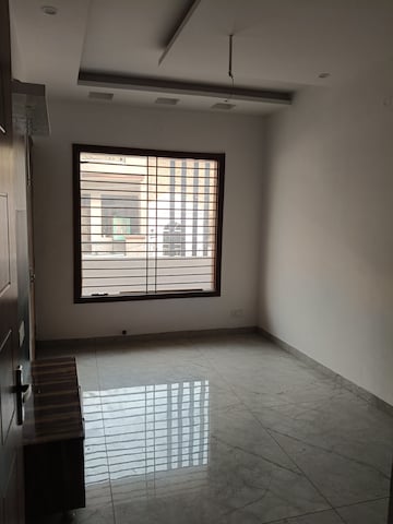 Room in 3 BHK Builder Floor at Dhakoli Village – for Rent