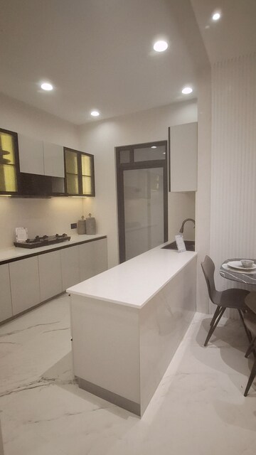 Kitchen in 3 BHK Apartment at Lokhandwala Complex Andheri – for Sale